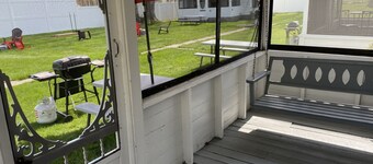 Great Strip Location | Walk to Lake| Wine Country | A/C | Grill & Firepit 