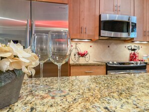 Fridge, microwave, oven, stovetop - Fabulous Condo in the heart of Arcadia Lite - Walk to amazing restaurants (Phoenix)