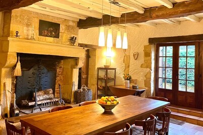 Rent Charming house in Dordogne with swimming pool