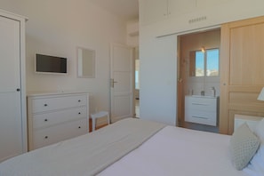 3 Schlafzimmer, Bügeleisen/Bügelbrett