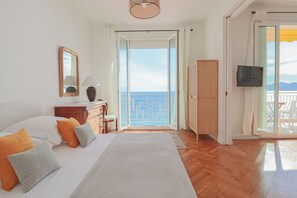 3 bedrooms, iron/ironing board, free WiFi