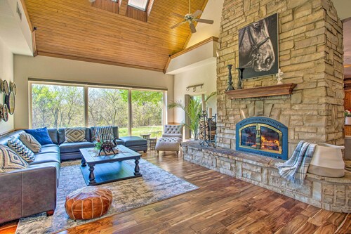 16-Acre Pilot Point Ranch: Private Pond