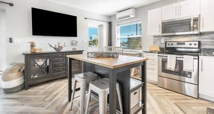 Johns Pass Fisherman's Cove & Cottage