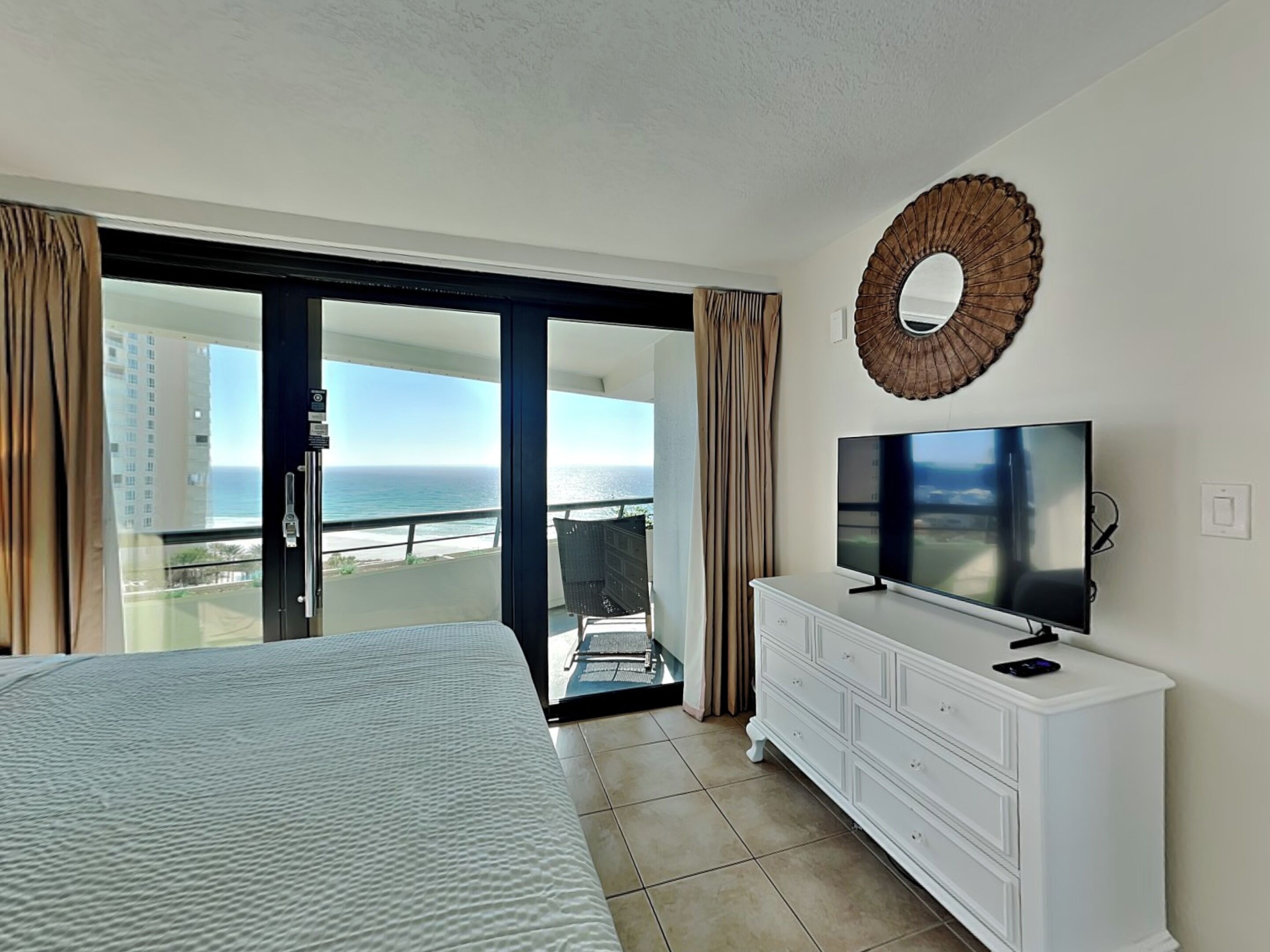 2 室のベッドルーム、アイロン / アイロン台、WiFi、ベッドシーツ