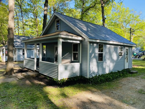 CABIN #3 WITH LAKE VIEW AT HIGGINS LAKE - TRUE NORTH CABIN RENTALS