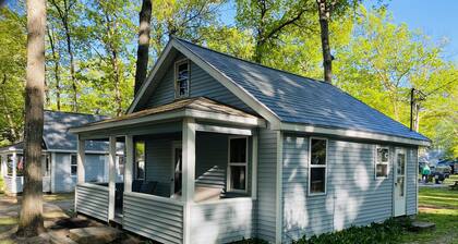 CABIN #3 WITH LAKE VIEW AT HIGGINS LAKE - TRUE NORTH CABIN RENTALS