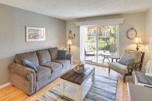 TV - Walk to Lake, Dining & Shops: Lake Havasu Condo (Lake Havasu City)