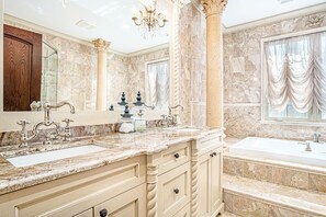 Hair dryer, towels - Classic home w/ private hot tub, sauna, & outdoor fireplace - 350 feet to beach (New Buffalo)