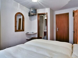 3 chambres, bureau, accès Internet