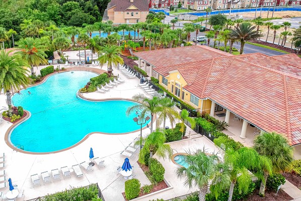 Pool - Friendly Condo with Shared Pool and Hot Tub, High-Speed WiFi, and Central AC (Kissimmee)