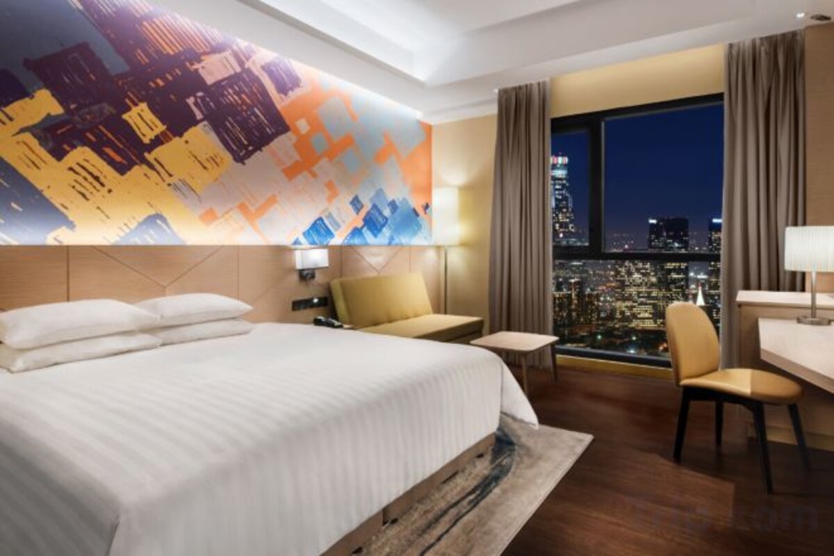 Deluxe Plus King Room