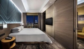 Family Double Room | In-room safe, desk, laptop workspace, iron/ironing board - Sunway Hotel Big Box (Iskandar Puteri)
