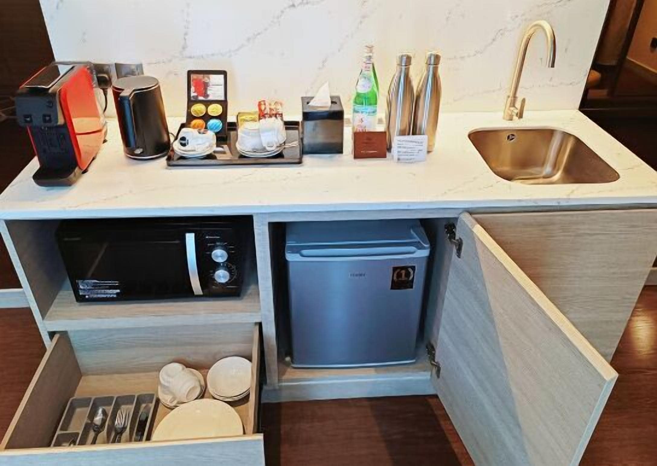 family double room | 1 bedroom, in-room safe, desk, laptop workspace