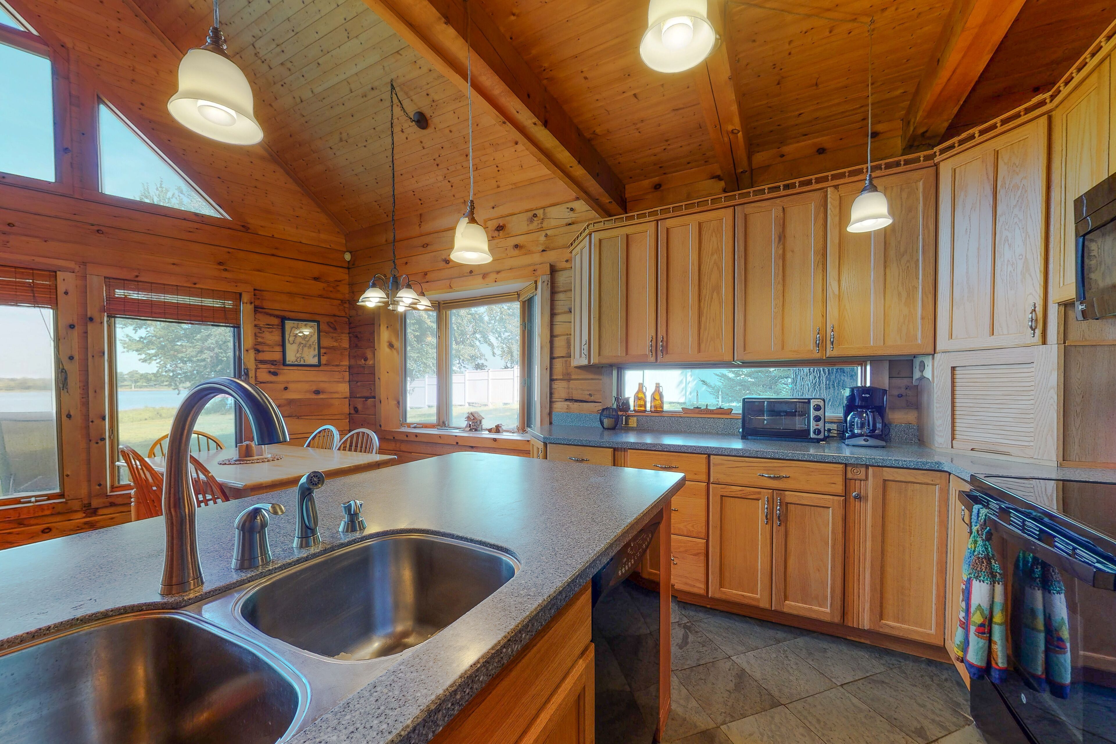 Frigorífic, microones, forn i placa de cuina 