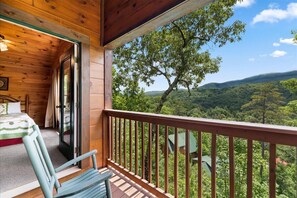 Property grounds - 5 bdrm MT view, 10 mins DT,Hot Tub (Gatlinburg)