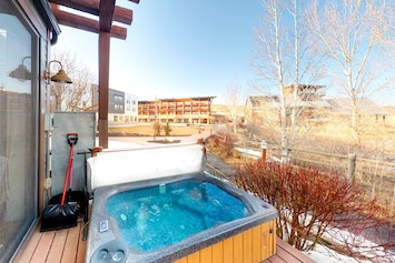 Bain à remous extérieur