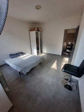 2 habitaciones, wifi gratis y ropa de cama 