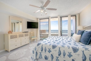 2 camere, una scrivania, ferro/asse da stiro, culla da viaggio