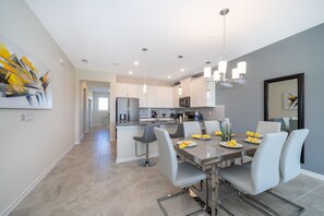 Dining - LC815 Champions Gate Condo 3Bedrooms 2Bathrooms Free Waterpark (Kissimmee)