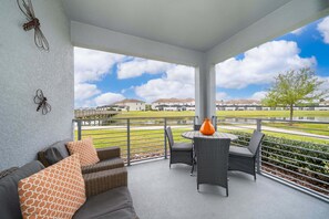 Outdoor dining - JC108 Storey Lake, 3Bed&2Bath Free Waterpark (Kissimmee)