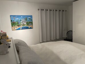 2 bedrooms, desk, free WiFi, bed sheets