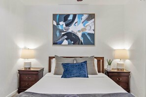 3 chambres, fer et planche à repasser, Wi-Fi gratuit, draps fournis