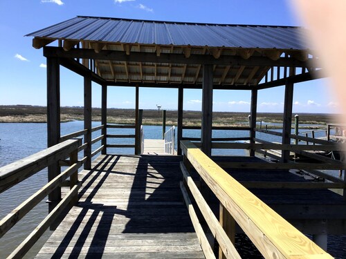 Beautiful Stone Harbor bay marshland views and stunning sunsets. Close to beach 