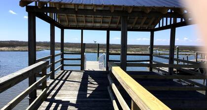 Beautiful Stone Harbor bay marshland views and stunning sunsets. Close to beach