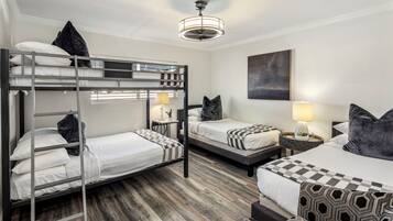 4 habitaciones, tabla de planchar con plancha y wifi gratis