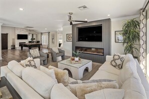 TV, fireplace
