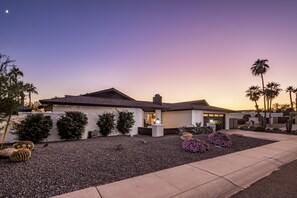 Exterior - SWSS 4BR Kierland Luxury Escape | Heated Pool, Hot Tub, Putting Green, Game Room, Pickleball (Scottsdale)