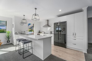 雪櫃、微波爐、洗碗機、咖啡機/沖茶器