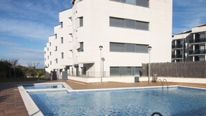Pool - Spectacular apartment with communal pool and views of the port (l'Escala)