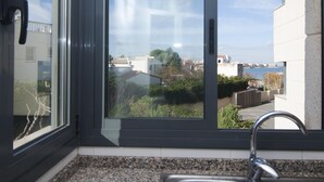Interior - Spectacular apartment with communal pool and views of the port (l'Escala)