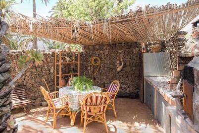 Holiday Home El Cuarto with Wi-Fi, Garden & Terrace; Pets Allowed for Extra Fee