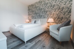 1 bedroom, free WiFi, bed sheets - Vacation Apartment "Montelago" with Wi-Fi, Balcony & Pool (Gargnano)