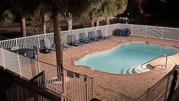 Utomhuspool