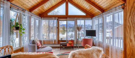 TV connectée, cheminée