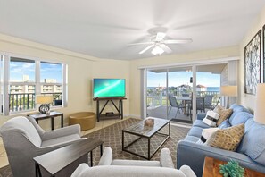 TV - Amalfi Coast 411A - Gulf Views, Heated Community Pool, Easy Walk to the Beach! (Miramar Beach)