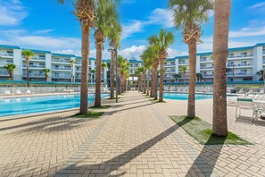A heated pool - Amalfi Coast 411A - Gulf Views, Heated Community Pool, Easy Walk to the Beach! (Miramar Beach)