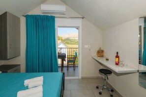 三人房 | 客房内保险箱、遮光窗帘、熨斗/熨板、免费 WiFi