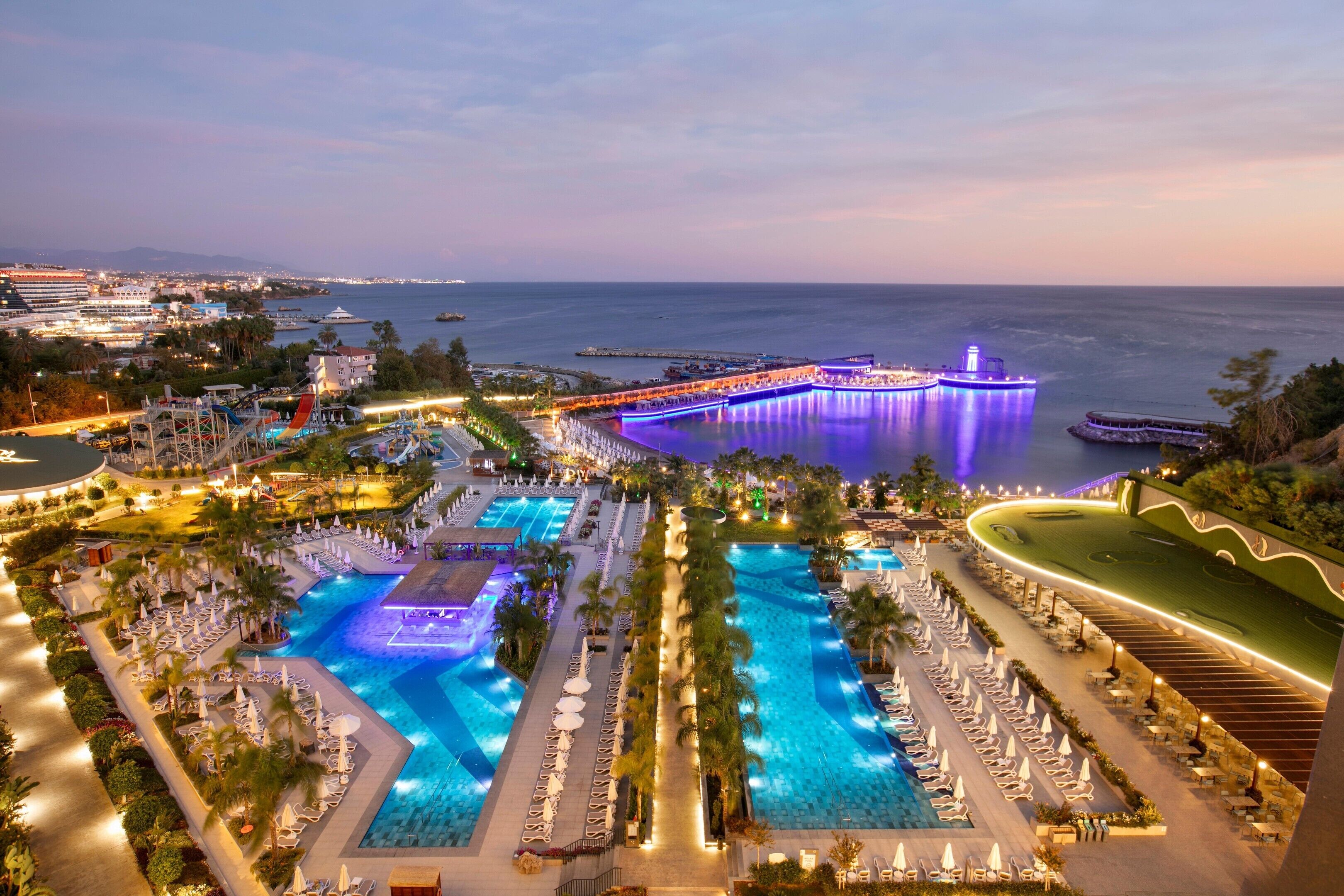 Indoor pool, 5 outdoor pools, pool umbrellas, sun loungers