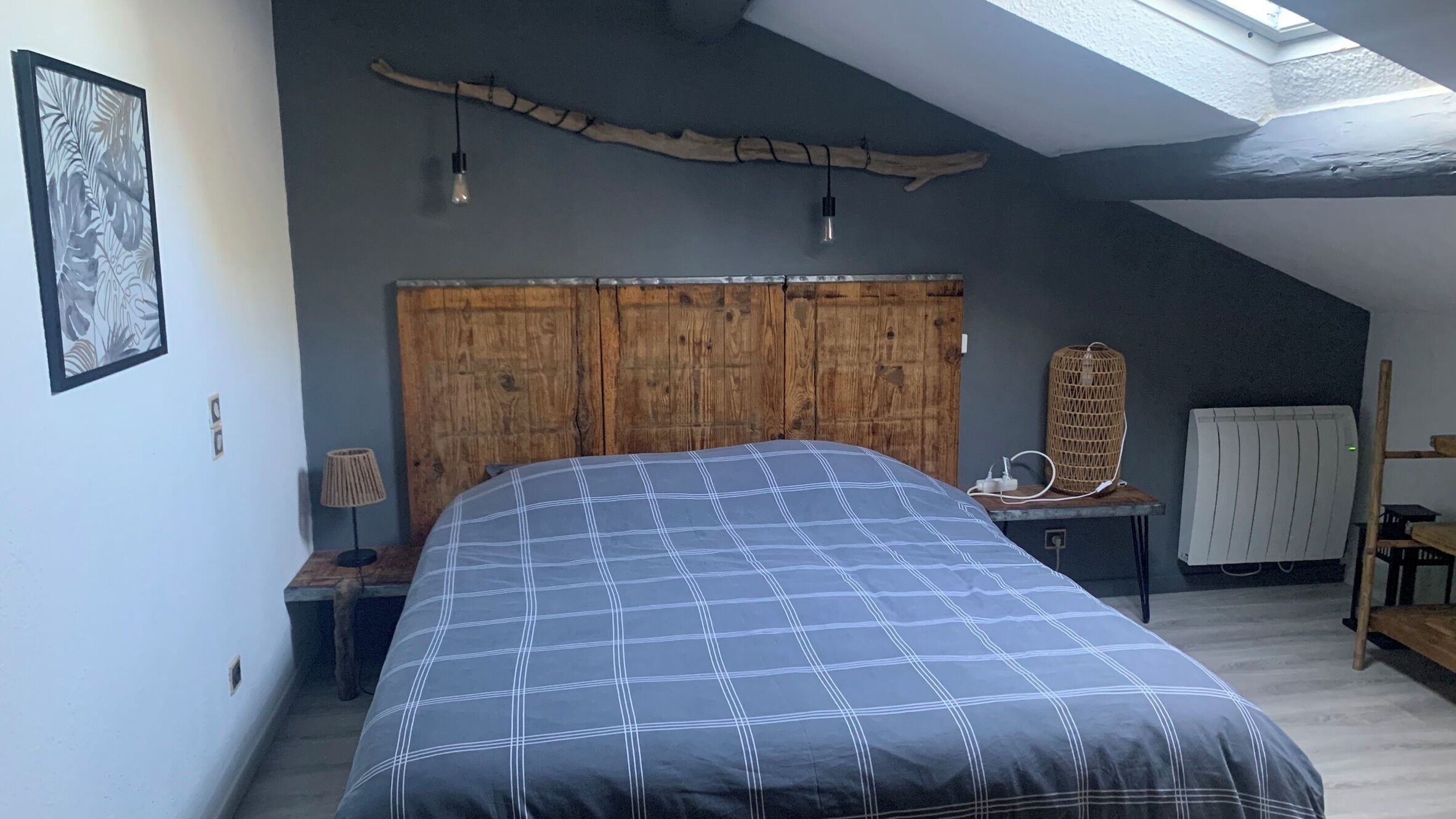 2 slaapkamers, een strijkplank/strijkijzer, reisbedje, wifi