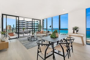 En 55-tommers smart-TV med digitale kanaler samt TV