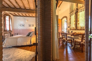 Dining - Gorgeous Lodging with porch,A/C,quiet,pool with jacuzzi corner,children friendly (Toscana)
