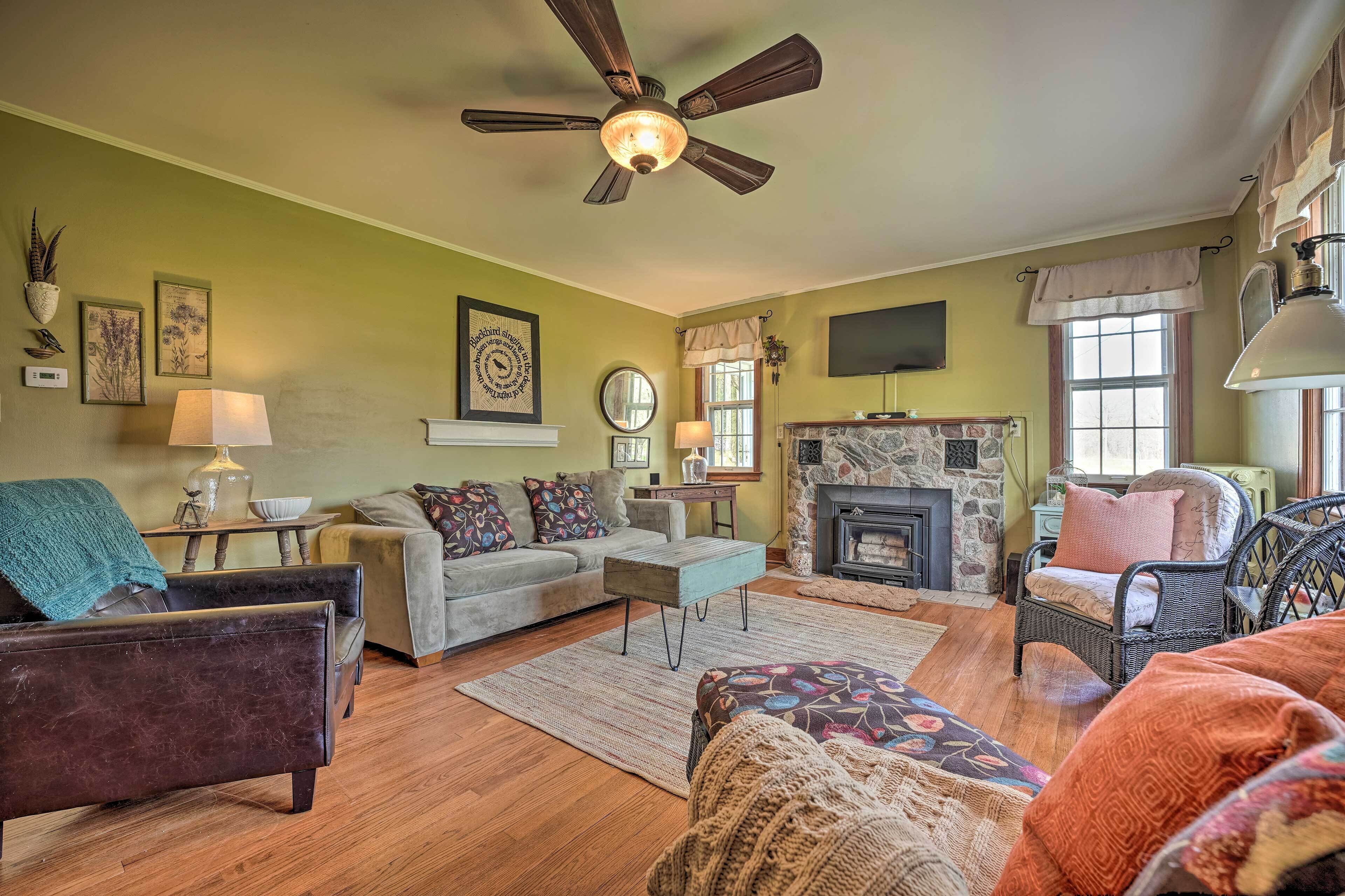 1940’s Farm Cottage w/ Fire Pit, 4 Mi to Lake