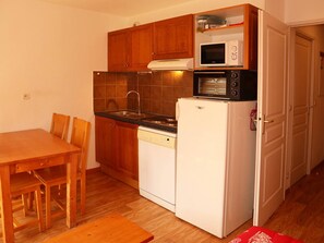 Fridge, microwave, dishwasher