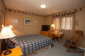 4 habitaciones, tabla de planchar con plancha, wifi y ropa de cama 