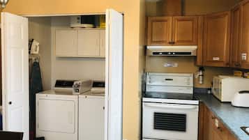 Microwave, coffee/tea maker, cookware/dishes/utensils