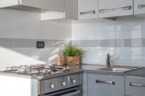 Private kitchen - Apartaments Babyaccommodation Family Experience I (Pietra ligure)